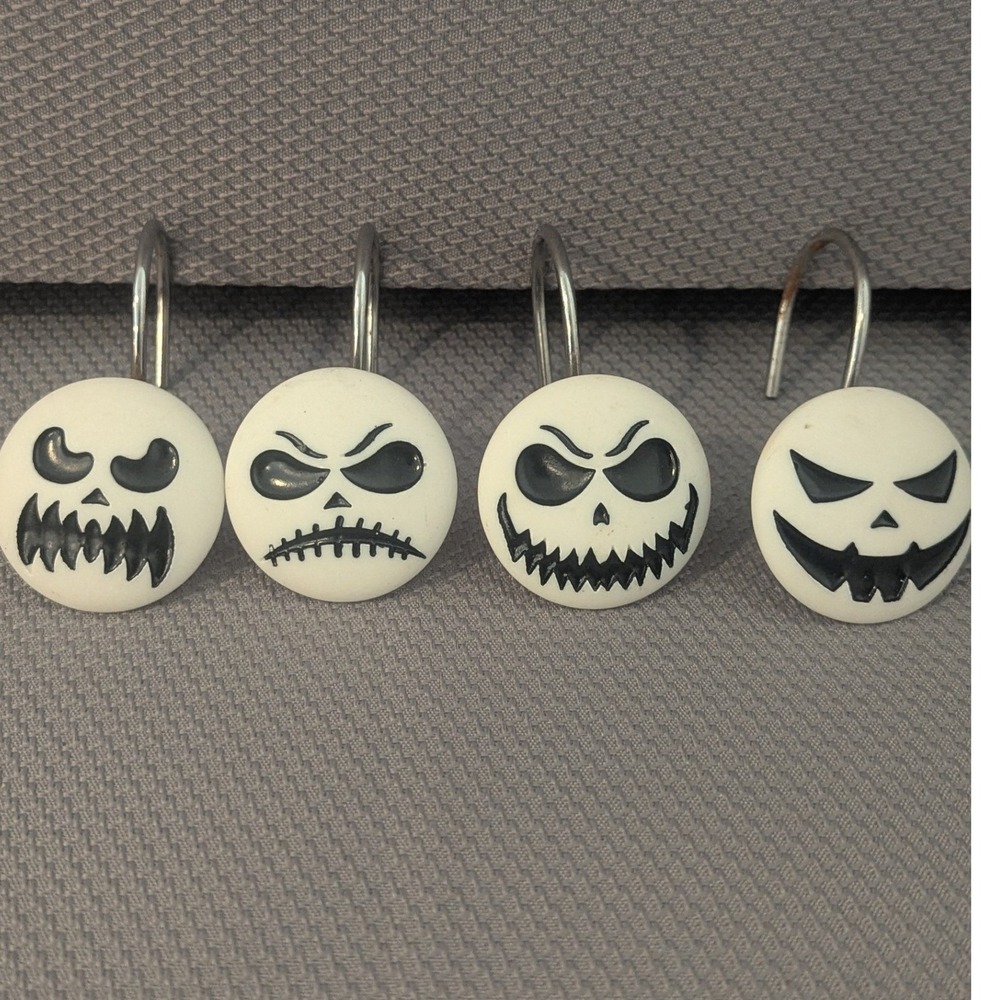 Set of Four Spooky Halloween Skull Shower Curtain Rings Hooks Bathroom Holiday